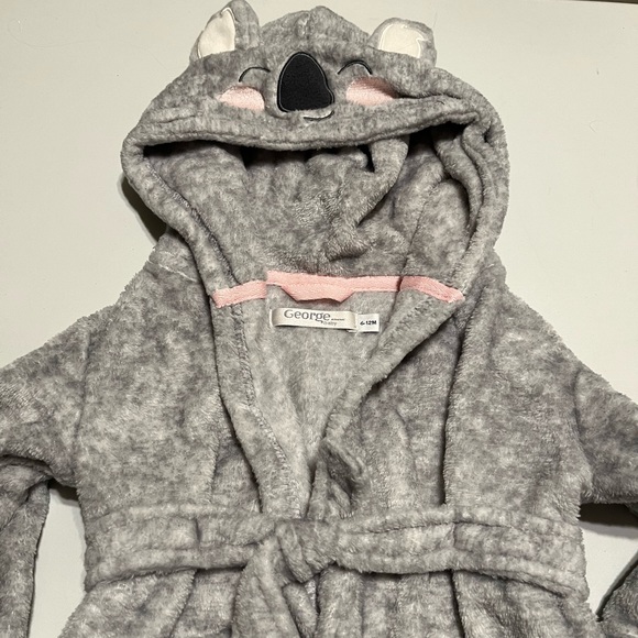 NWOT Very Soft Koala Bear Robe Size 6-12 Months - Picture 2 of 5